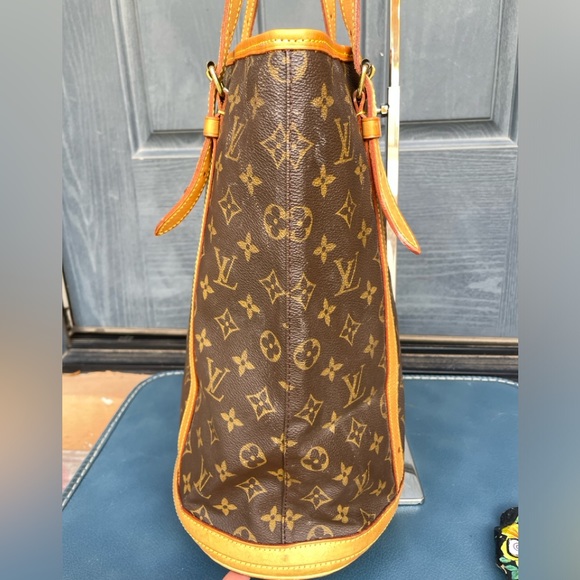 Authentic Louis Vuitton  Bucket Gm #Y0350 - Picture 6 of 17